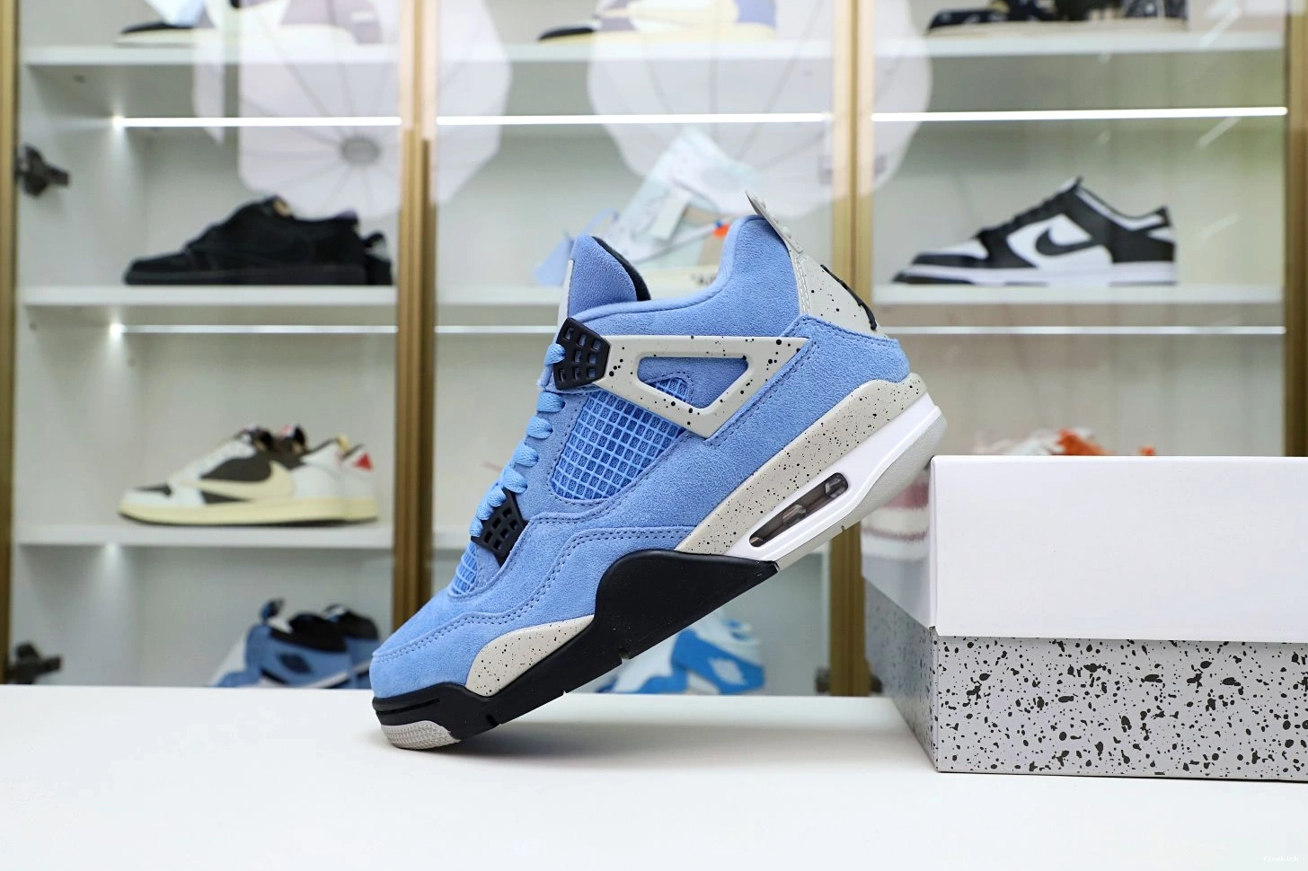 JORDAN BLUE UNIVERSITY 4 AIR 1016